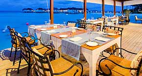 Restaurant Azzuri Mare auf der Insel Centara Grand Island Resort & Spa Maldives