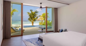 Beach Villa mit Pool im Radisson Blu Resort Maldives