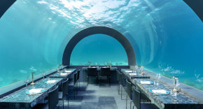 Unterwasserrestaurant auf der Insel You & Me by Cocoon Maldives